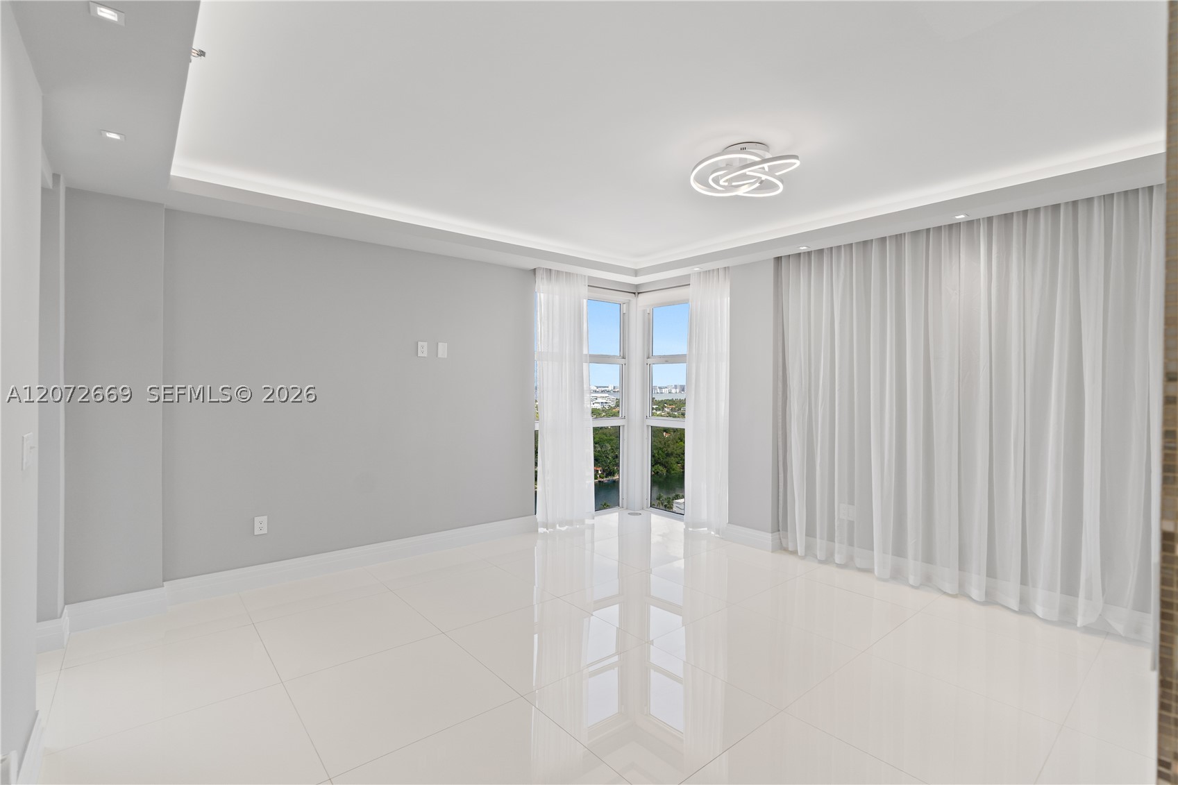 4201 Collins Ave 2202 Property Photo 37