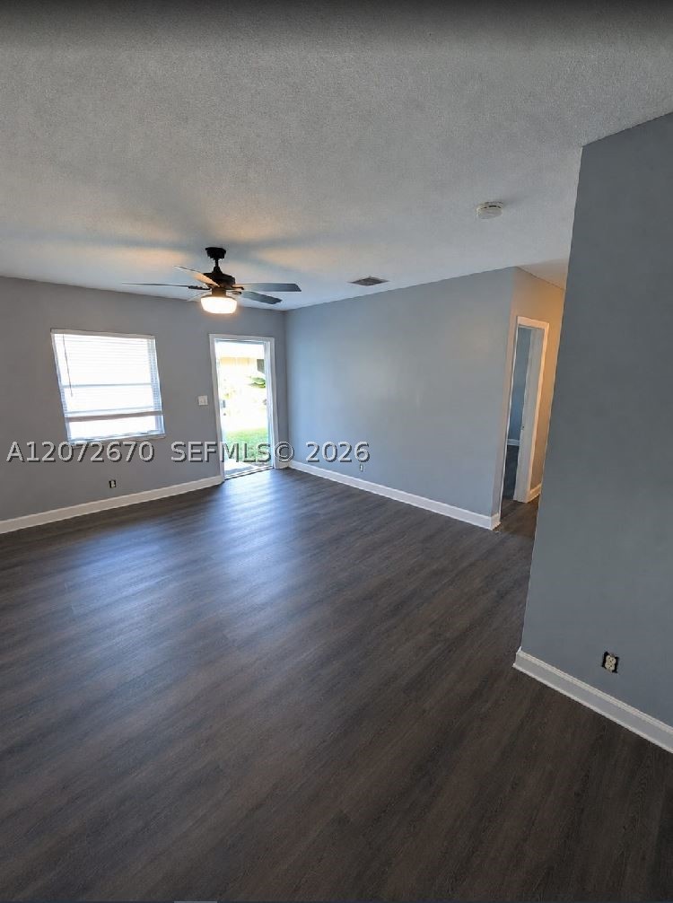 537 Sw 2nd Pl 1-3 Property Photo 14
