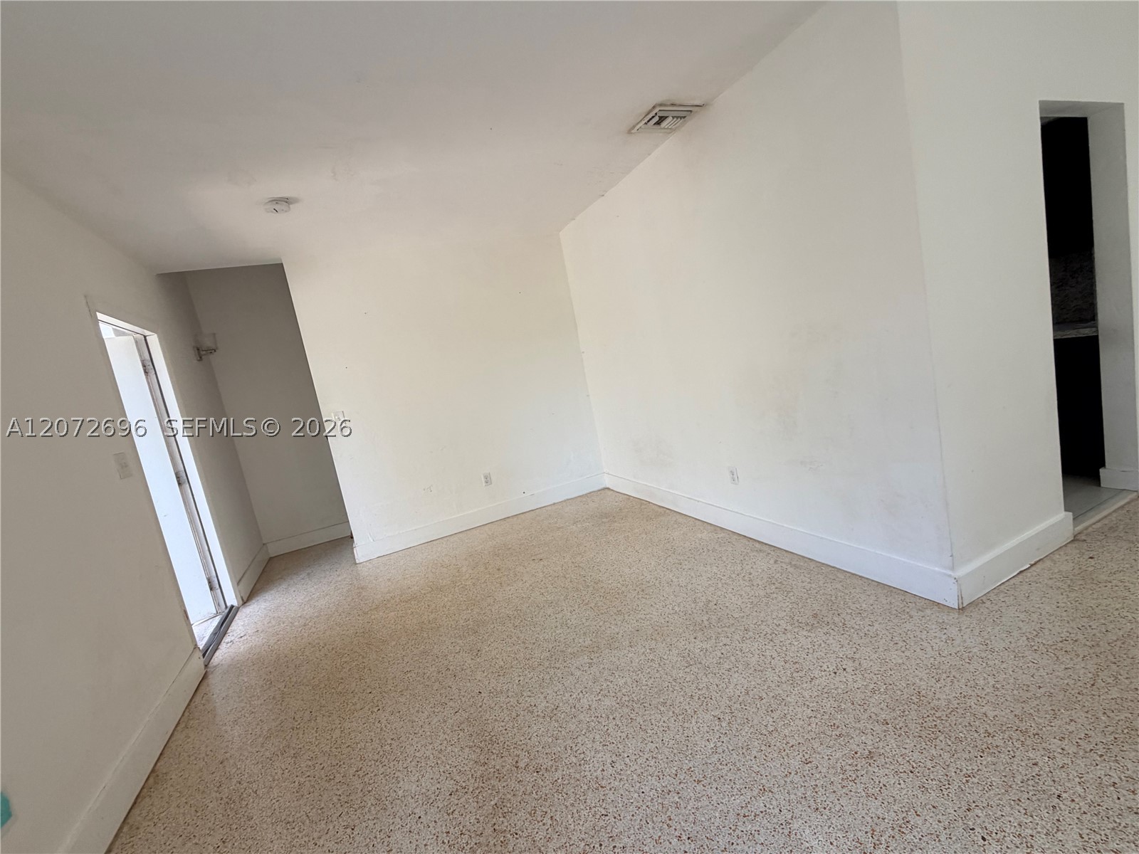 3068 Carter St 1 Property Photo 5