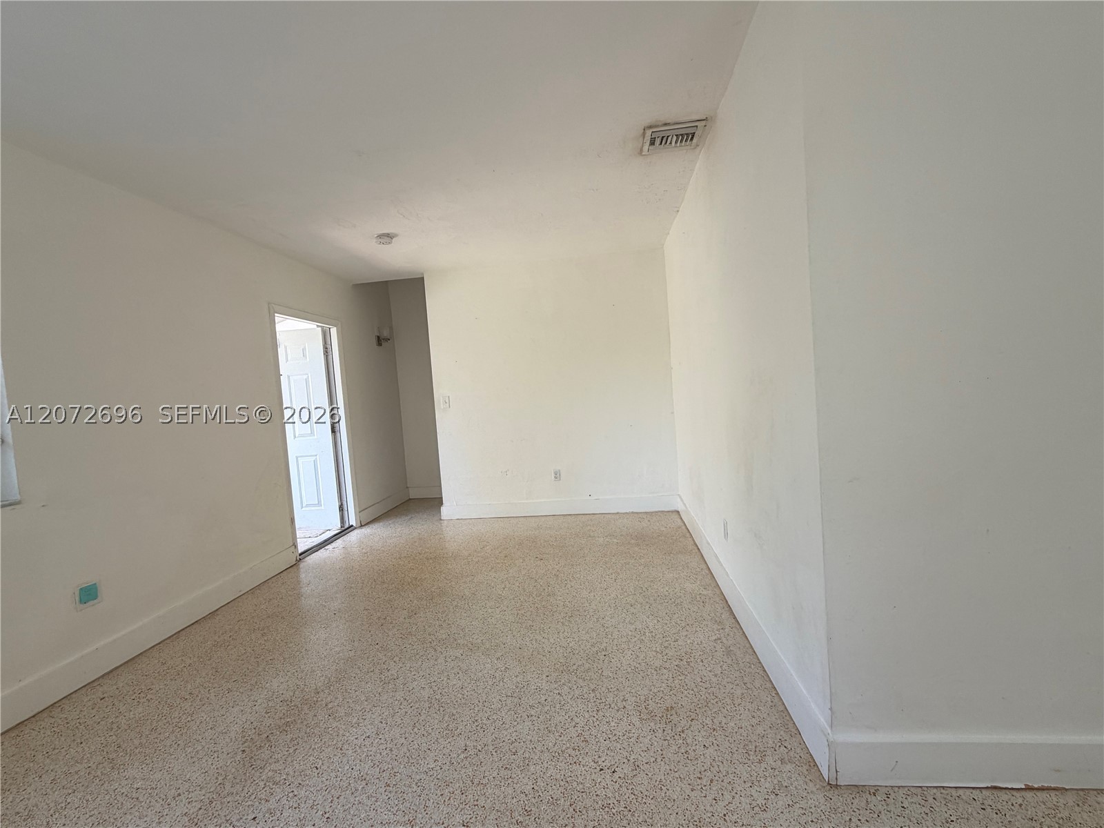3068 Carter St 1 Property Photo 6
