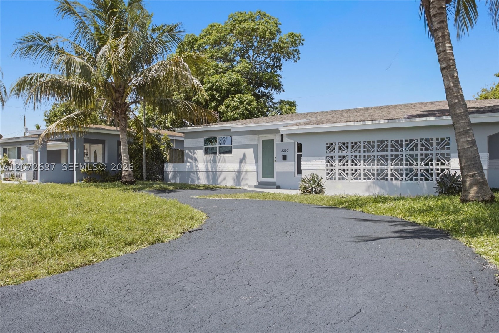 2250 Gulfstream Dr Property Photo 2
