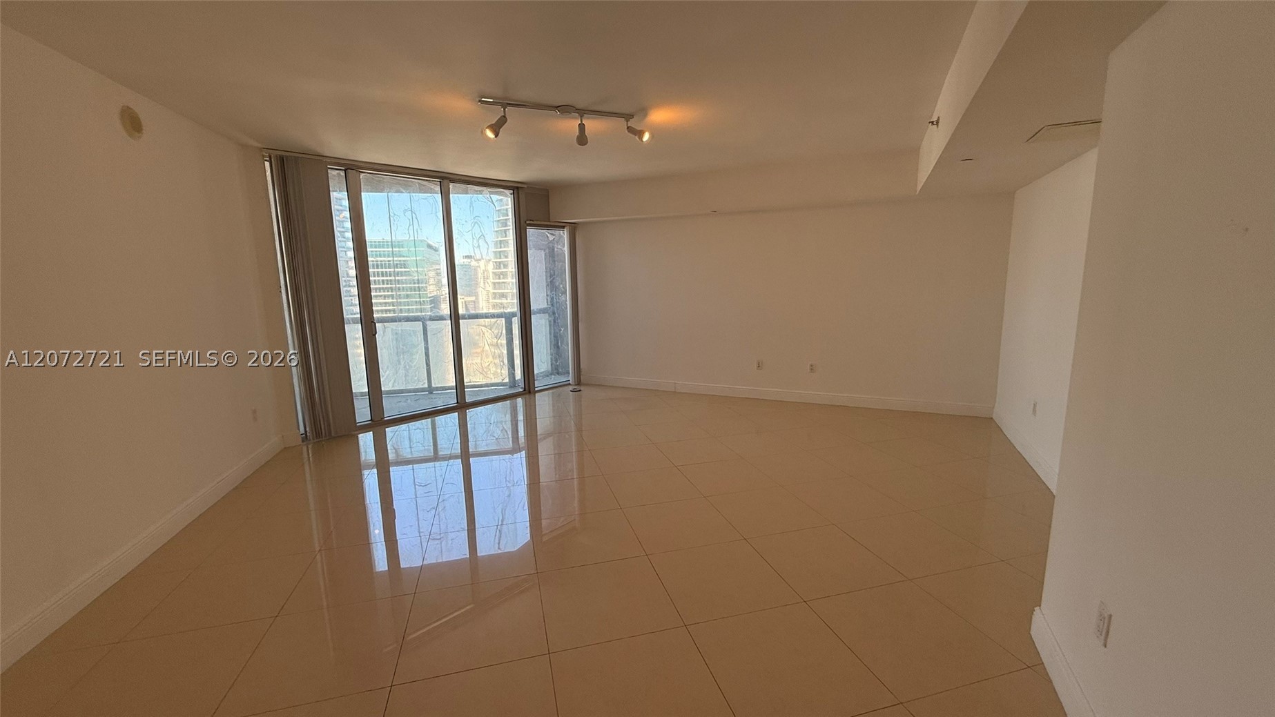 475 Brickell Ave 4408 Property Photo 2