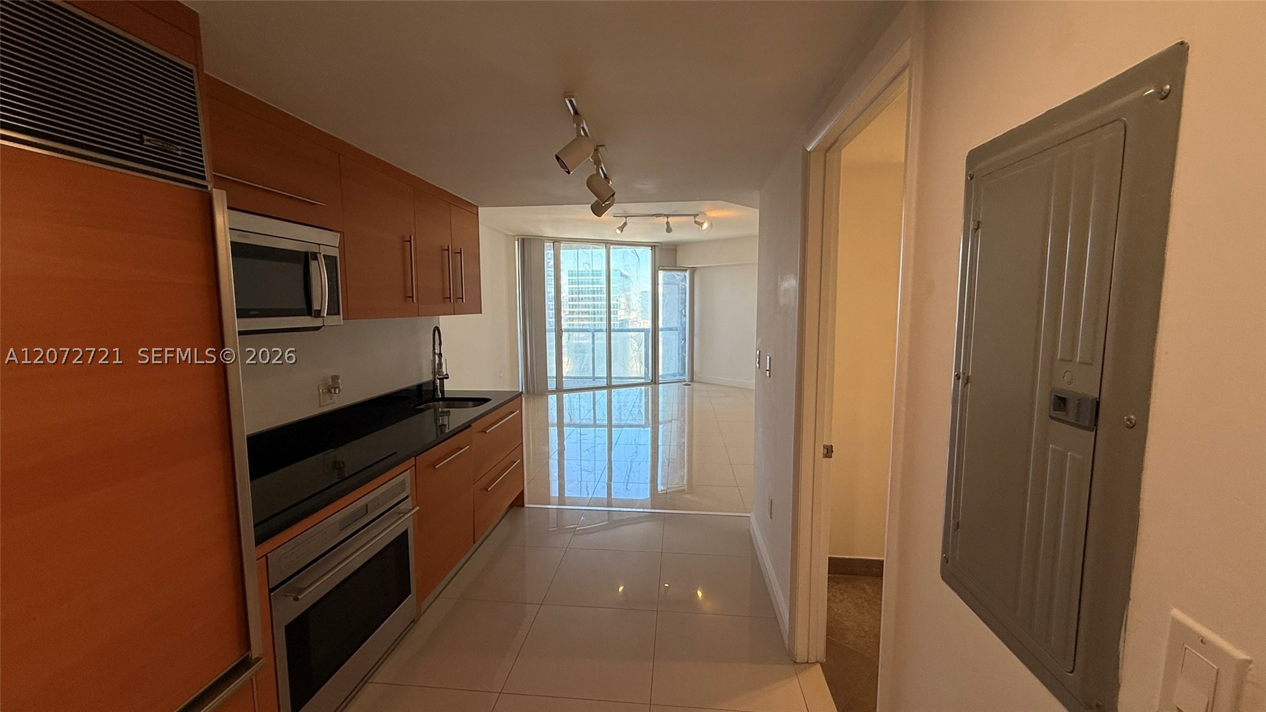 475 Brickell Ave 4408 Property Photo 4
