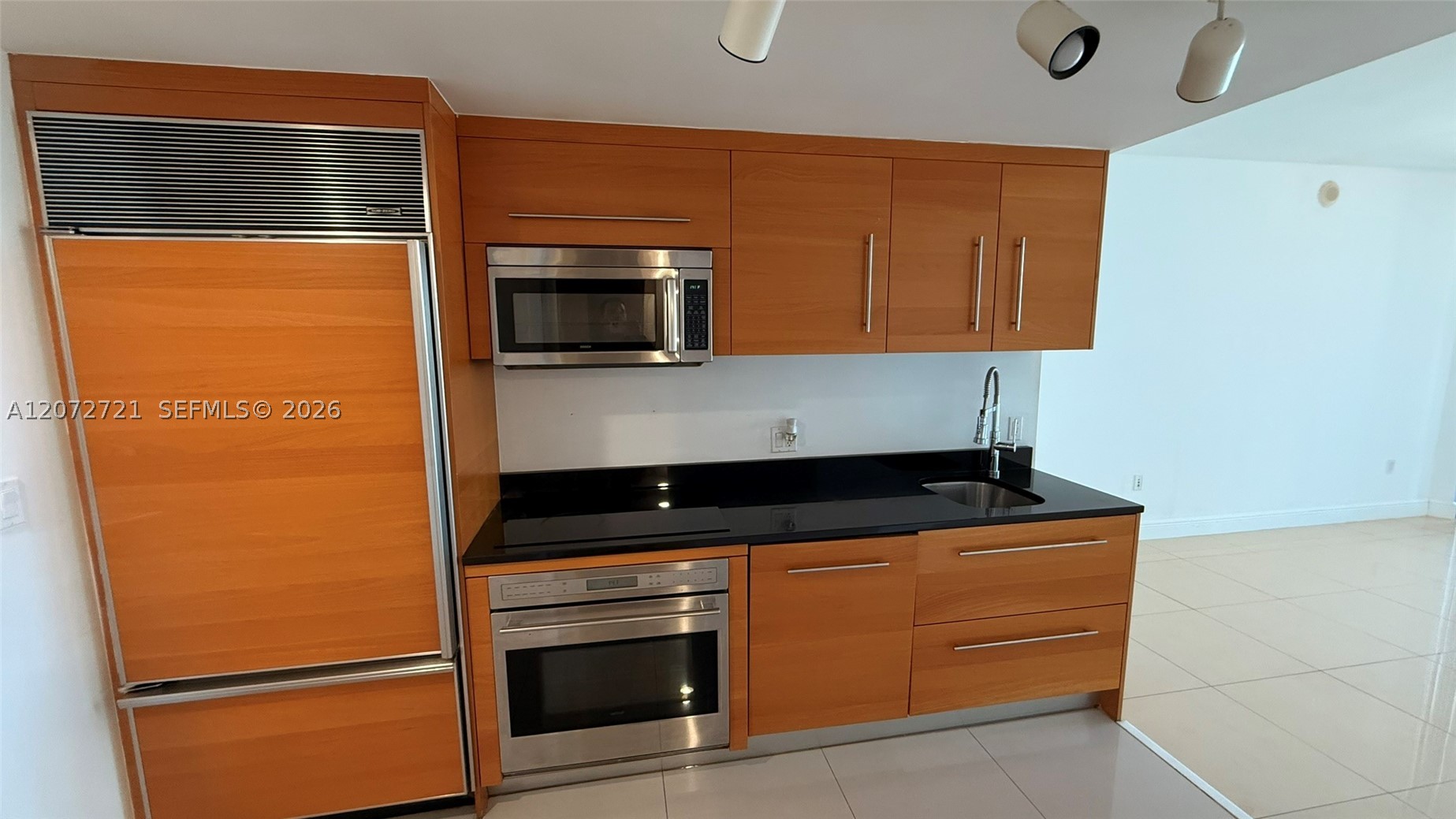 475 Brickell Ave 4408 Property Photo 6