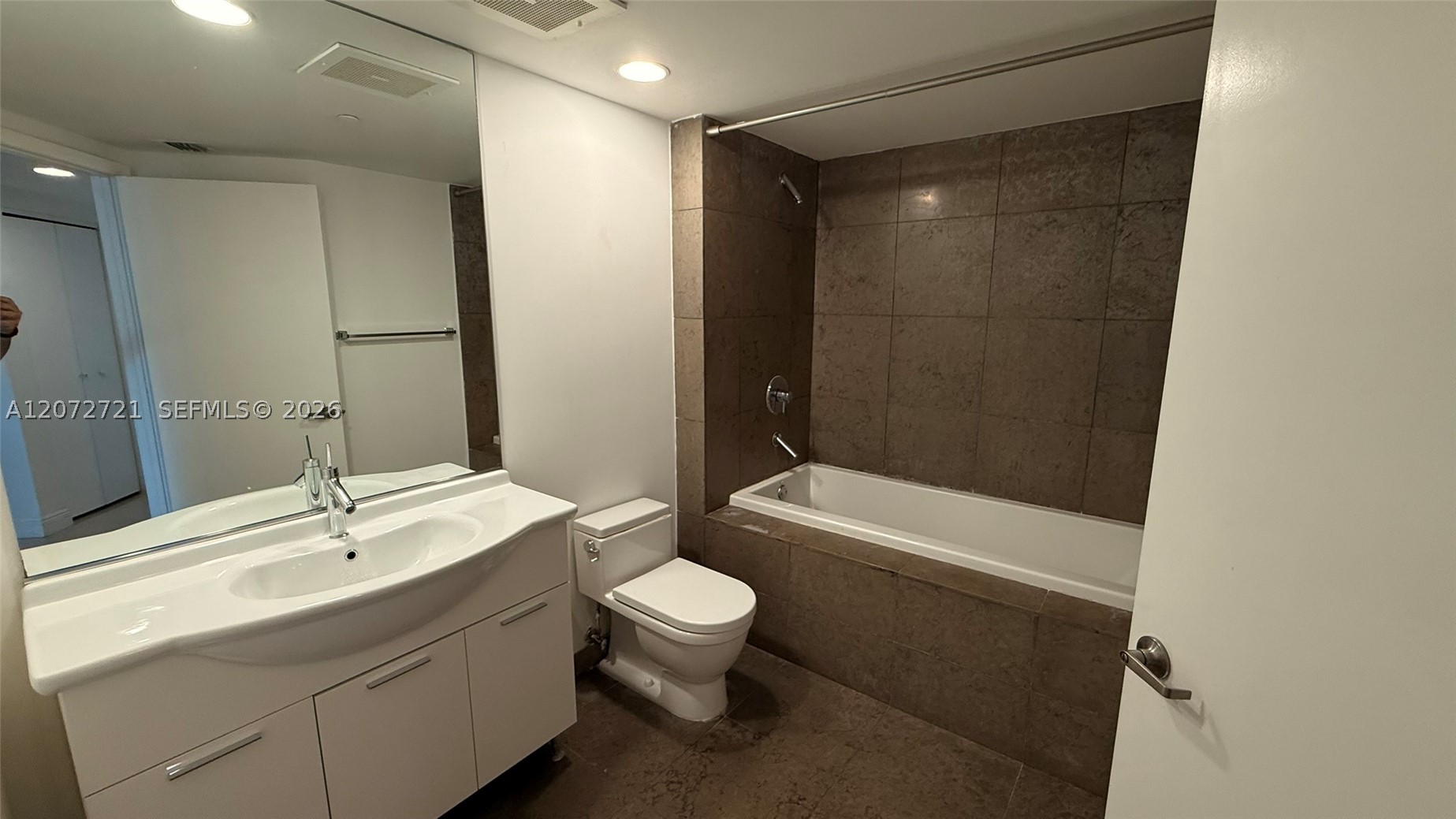 475 Brickell Ave 4408 Property Photo 13