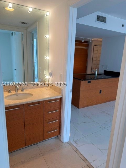 50 W Biscayne Blvd 3907 Property Photo 11