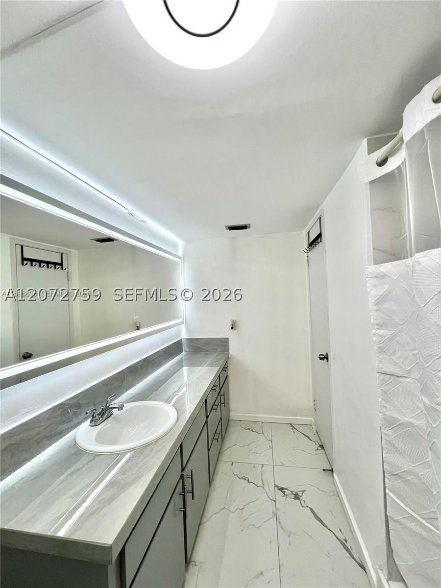 1710 Ne 191st St 307-3 Property Photo 8