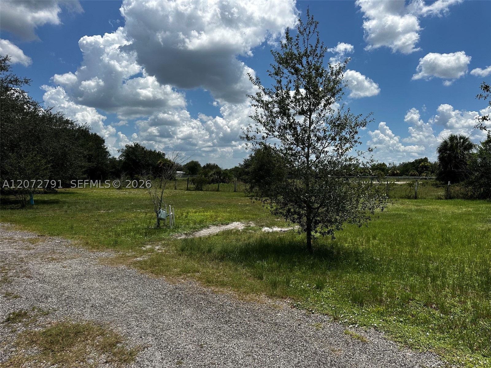 635 N Fronda Property Photo 19