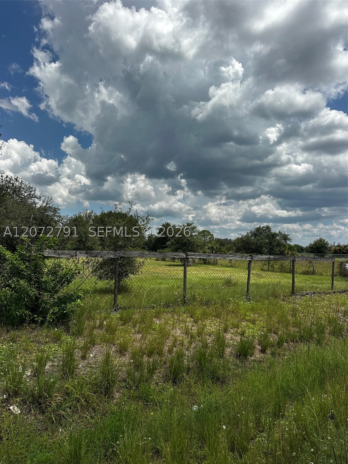 635 N Fronda Property Photo 28