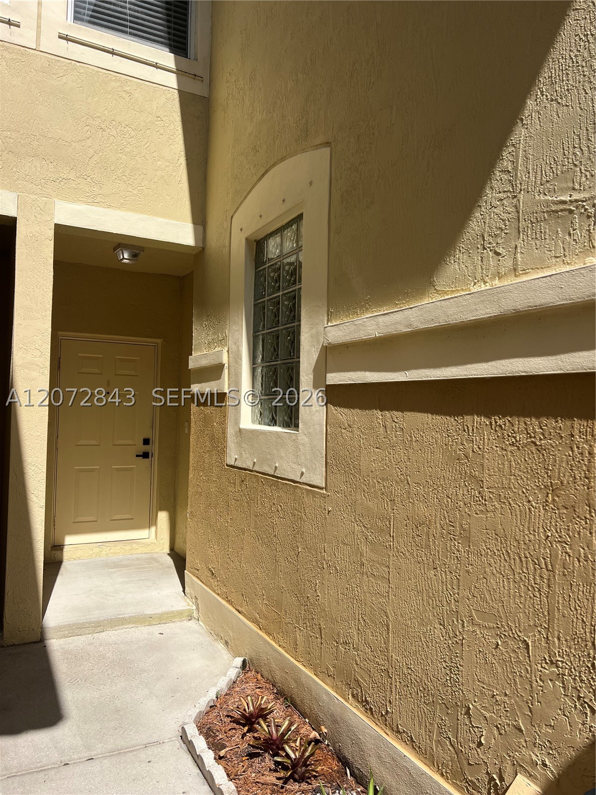 2445 Pasadena Way Property Photo 2