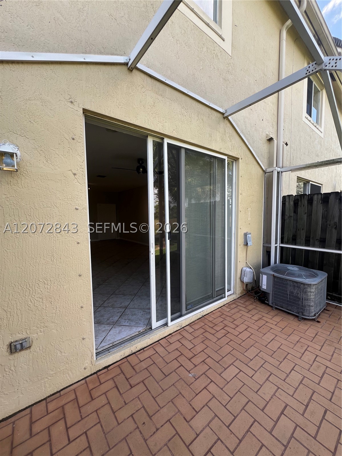 2445 Pasadena Way Property Photo 8