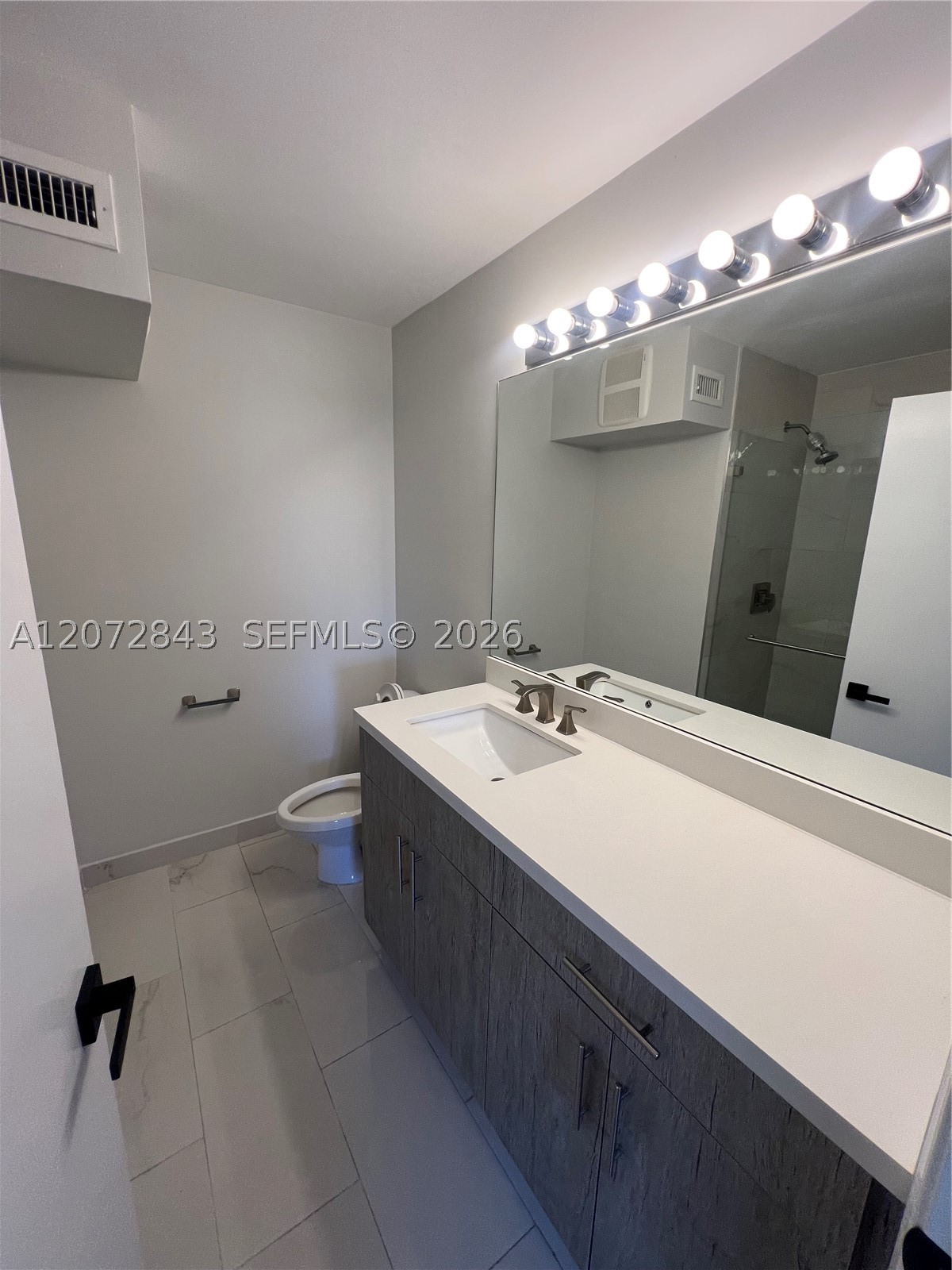2445 Pasadena Way Property Photo 12