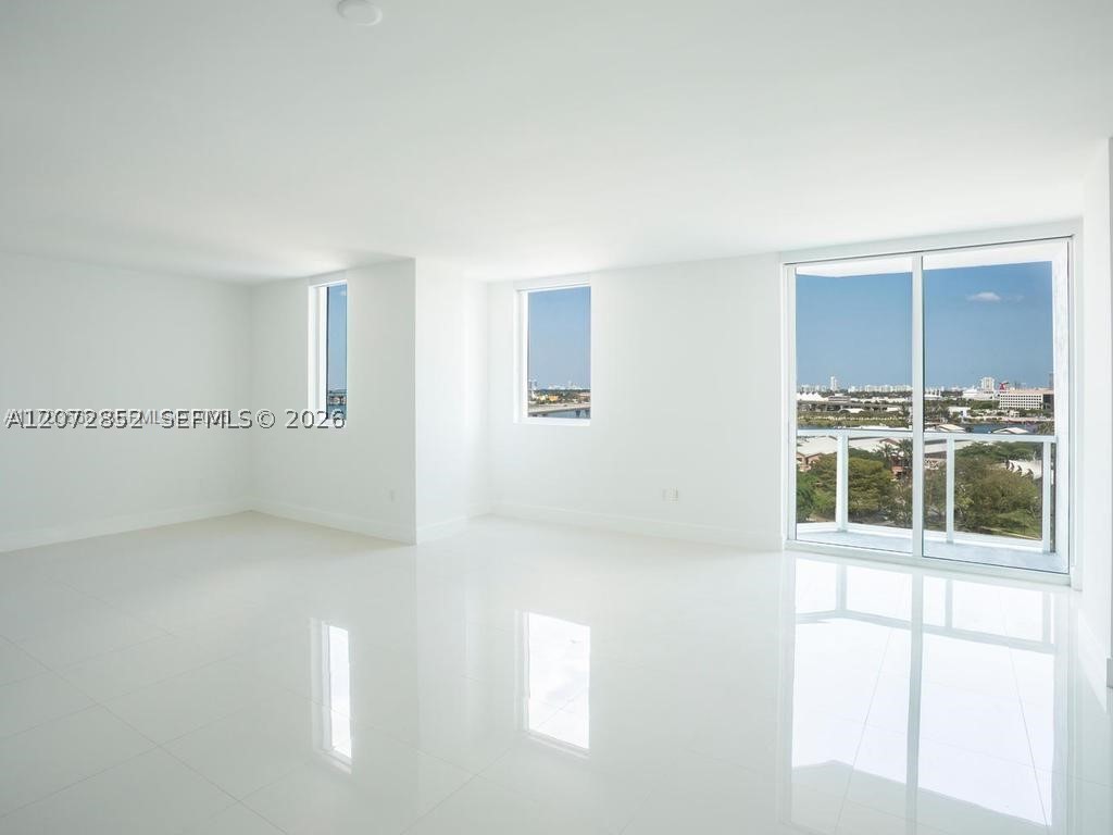 244 Biscayne Blvd 1202 Property Photo 2
