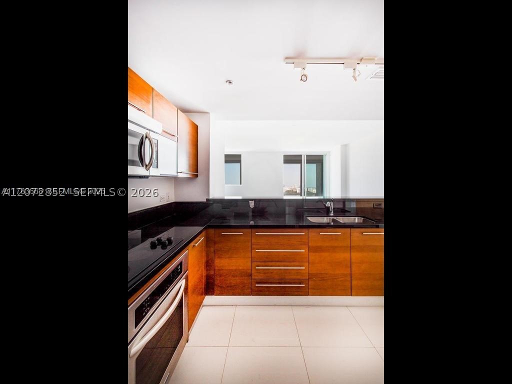 244 Biscayne Blvd 1202 Property Photo 9
