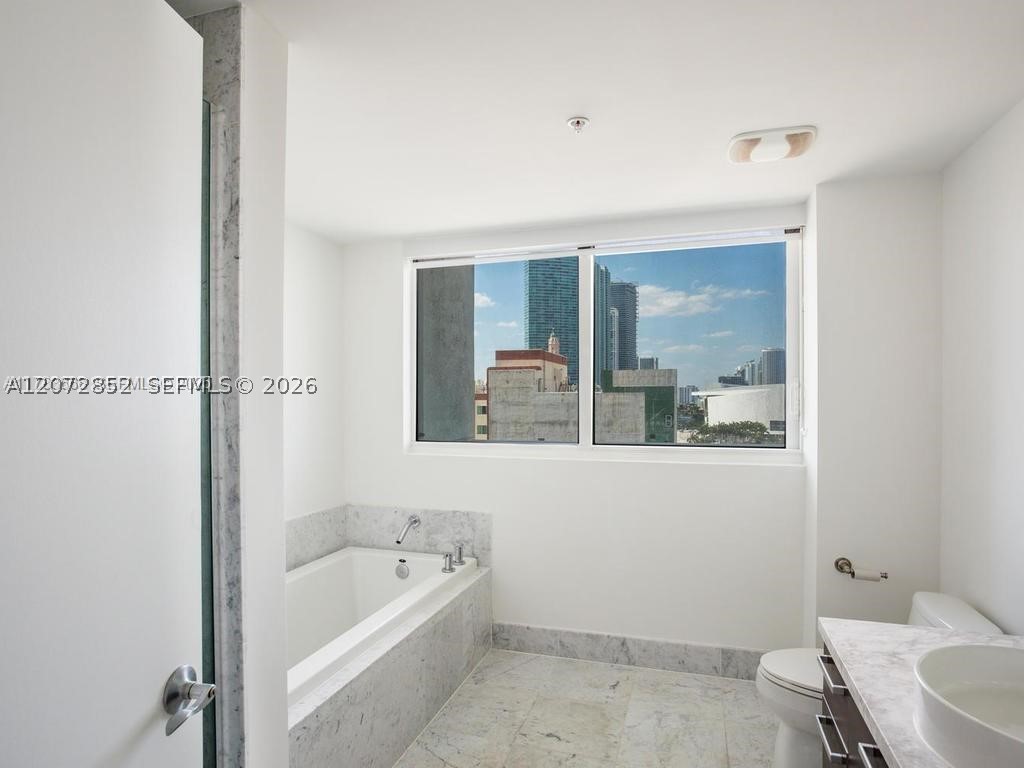 244 Biscayne Blvd 1202 Property Photo 19