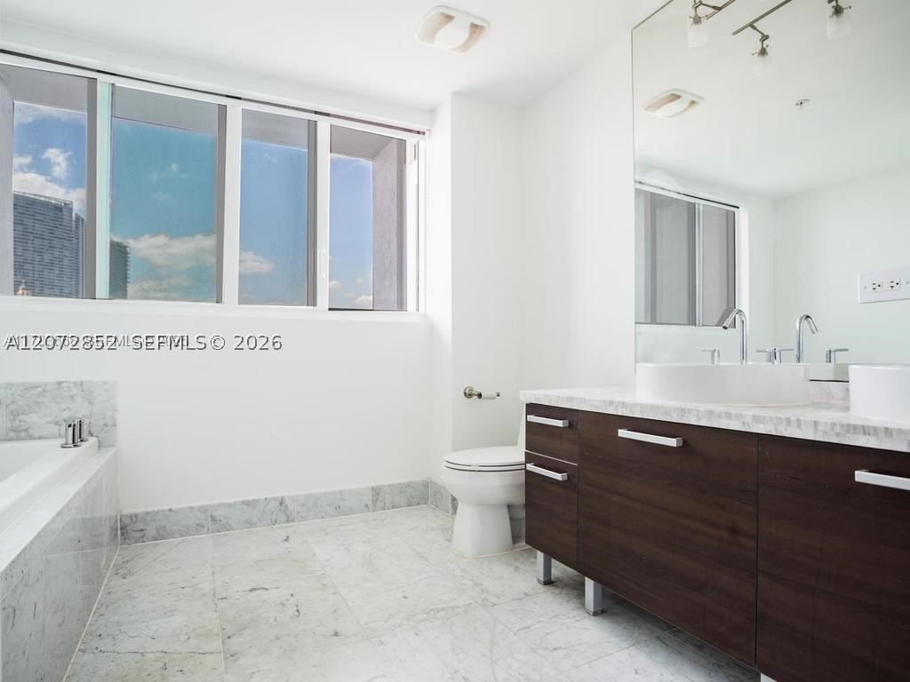 244 Biscayne Blvd 1202 Property Photo 21
