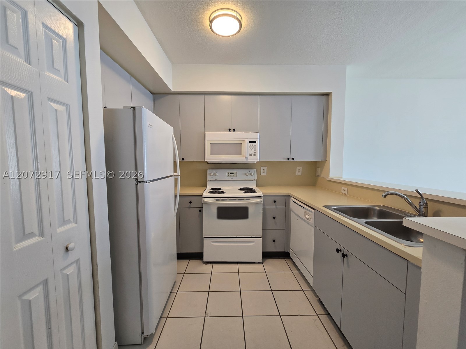 11060 Sw 196th St 413 Property Photo 6