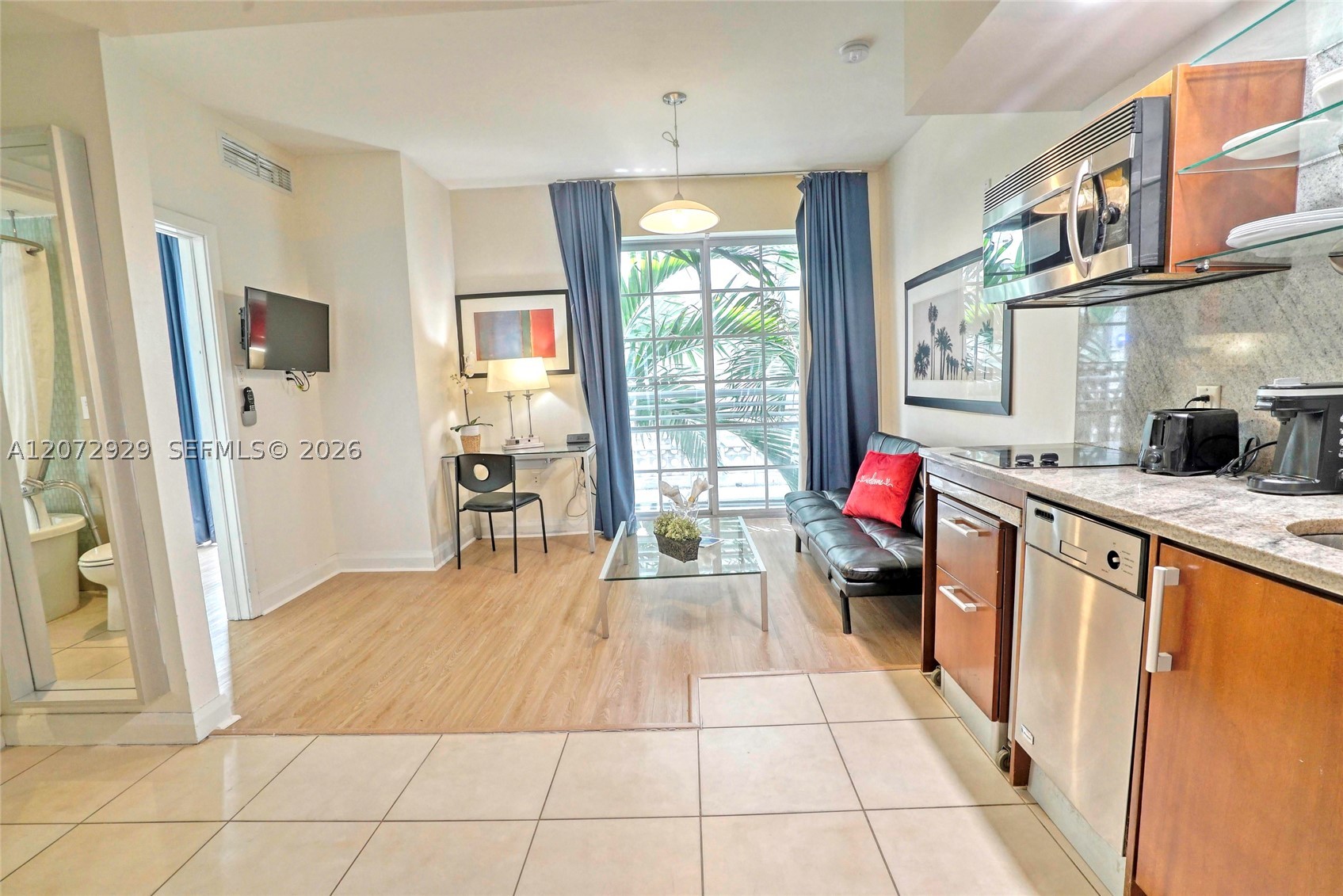1036 Ocean Dr B202 Property Photo 1