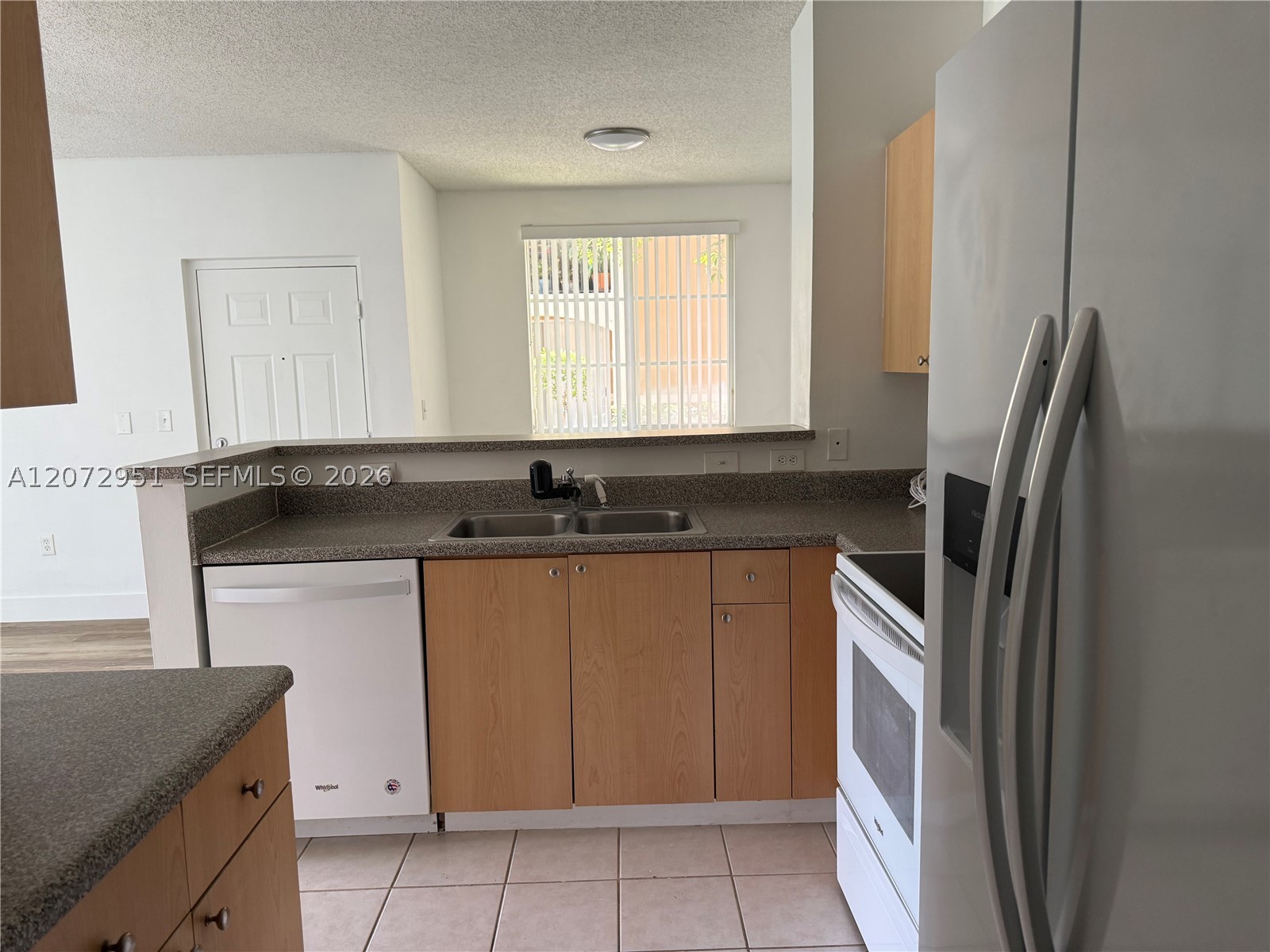 8010 N Nob Hill Rd 108 Property Photo 7