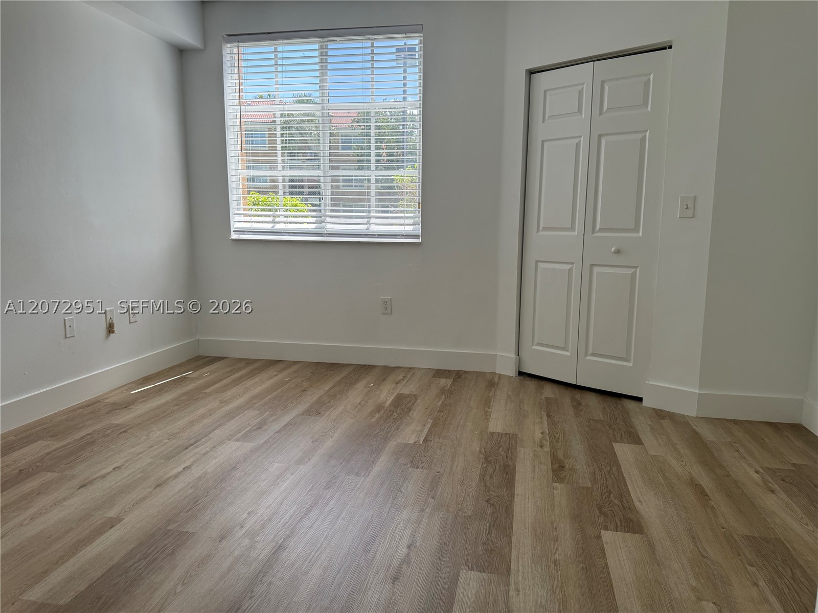 8010 N Nob Hill Rd 108 Property Photo 8