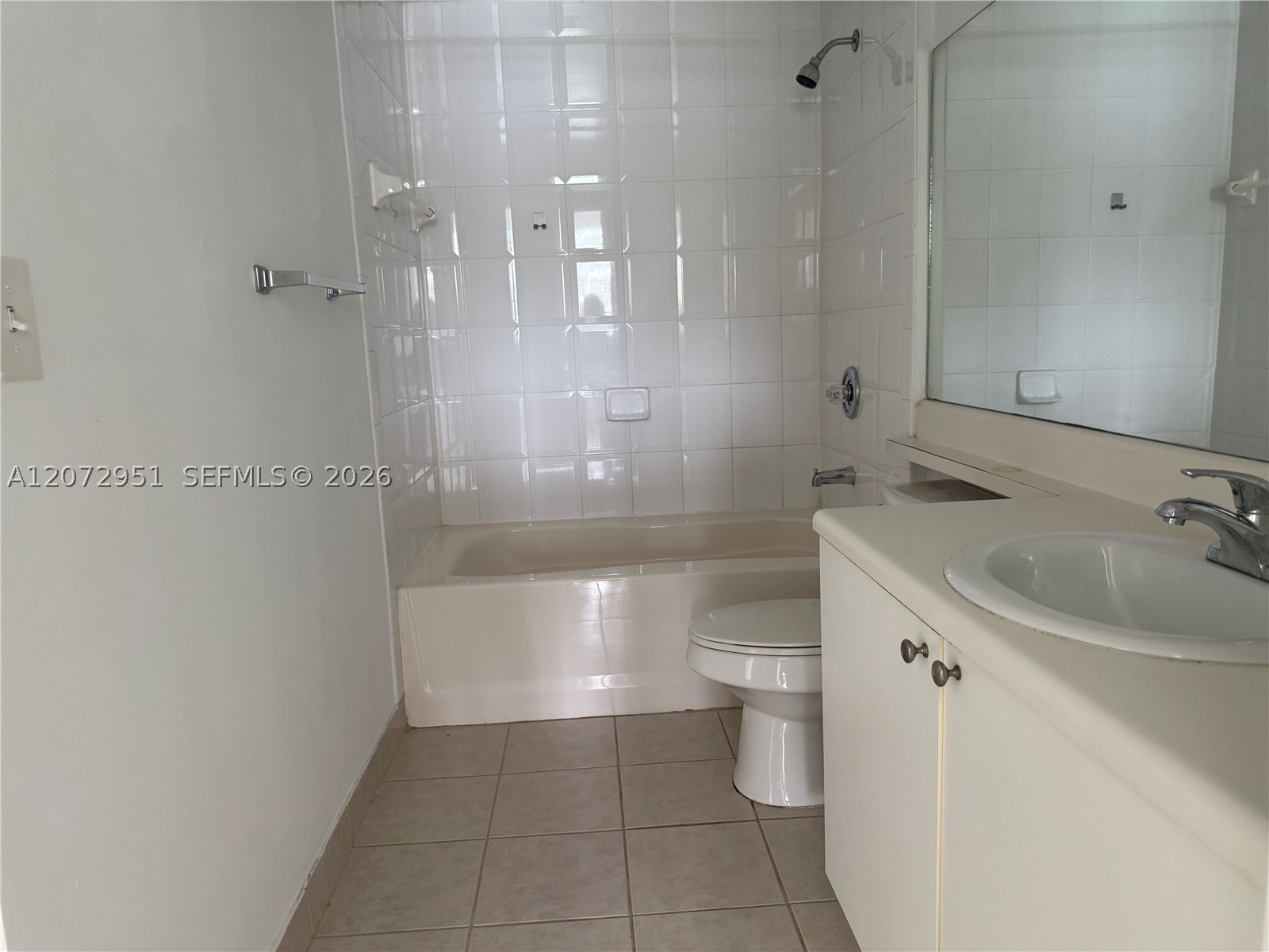 8010 N Nob Hill Rd 108 Property Photo 10