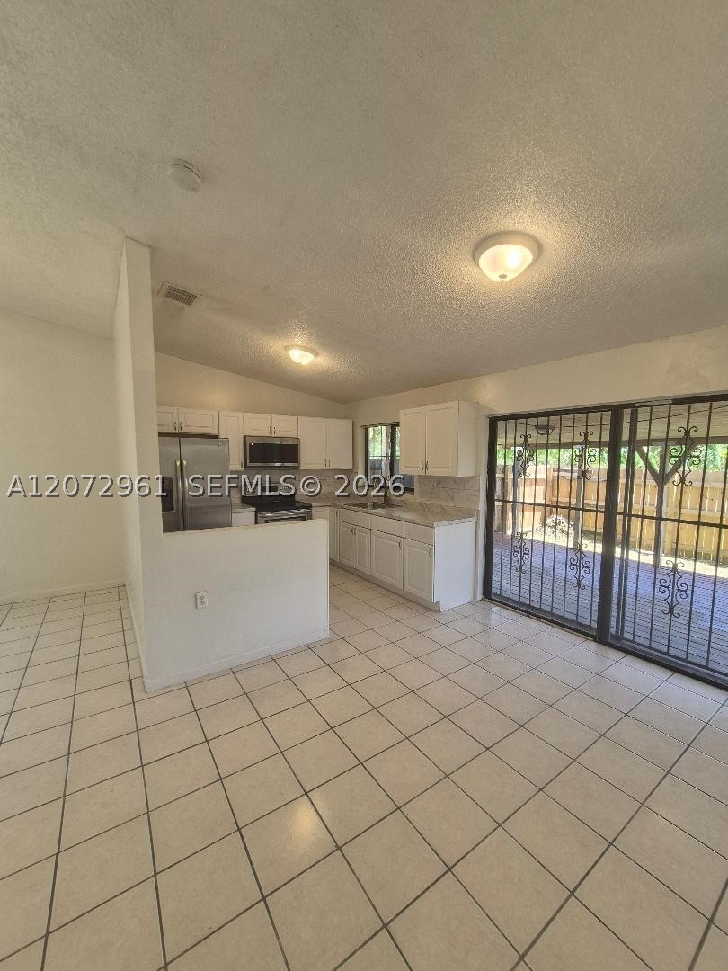 A12072961 Property Photo 2