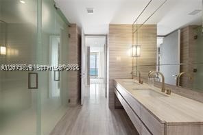 18975 Collins Ave 5404 Property Photo 30