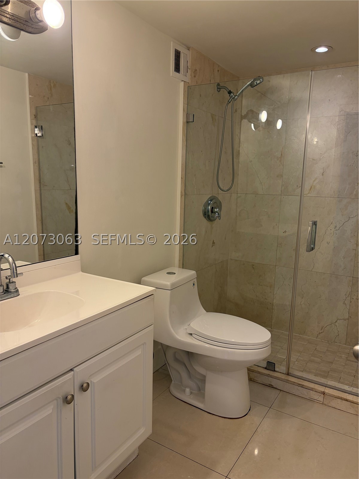 2000 Ne 135th St 405 Property Photo 11
