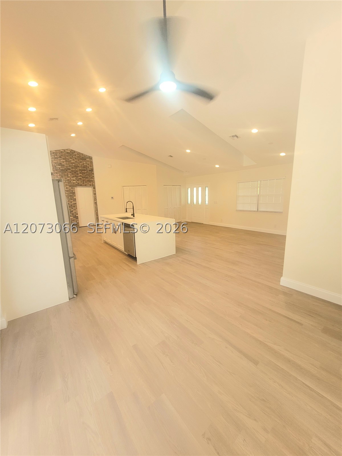 7261 140th Ave N Property Photo 6