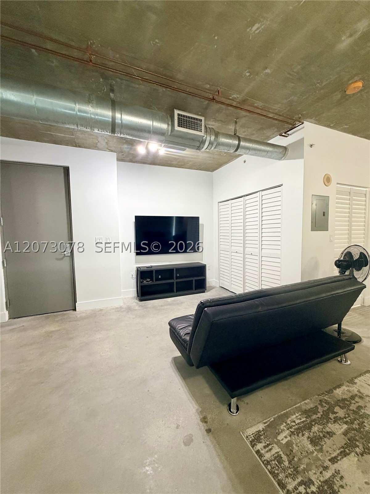 455 Ne 25th St 4d Property Photo 3