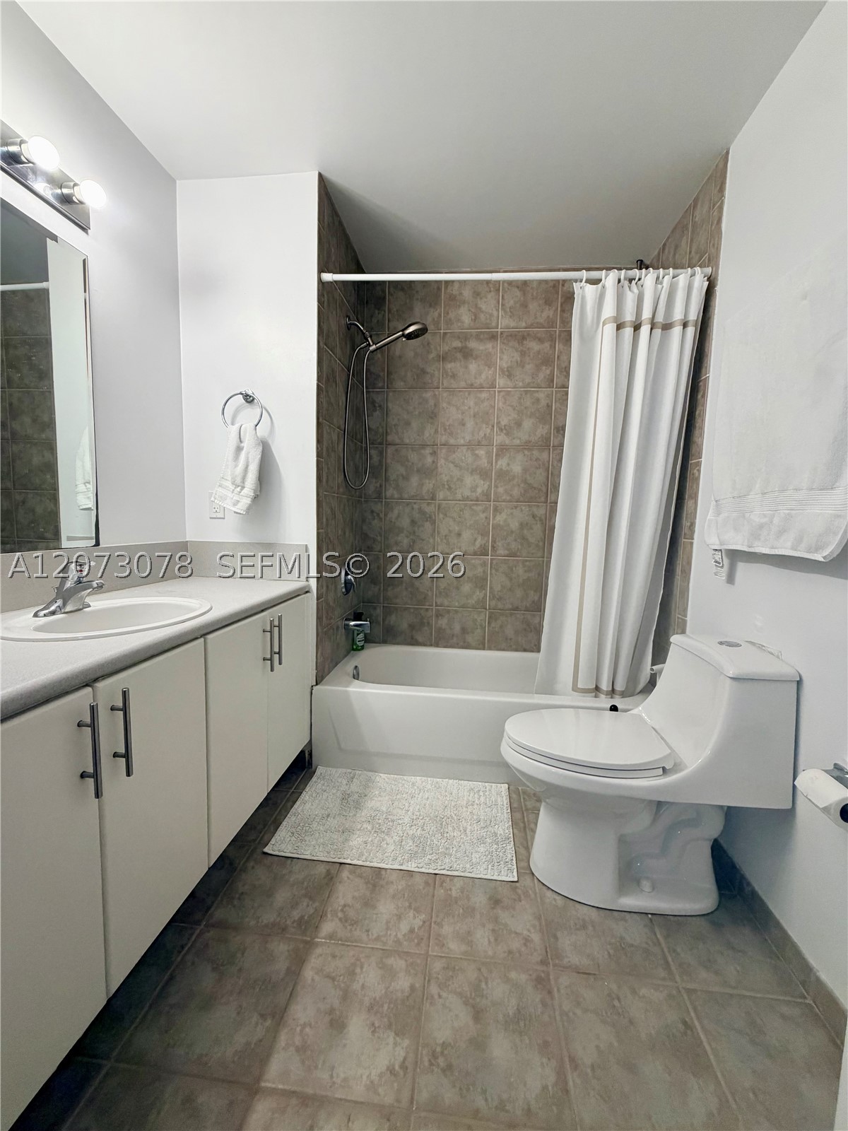 455 Ne 25th St 4d Property Photo 10