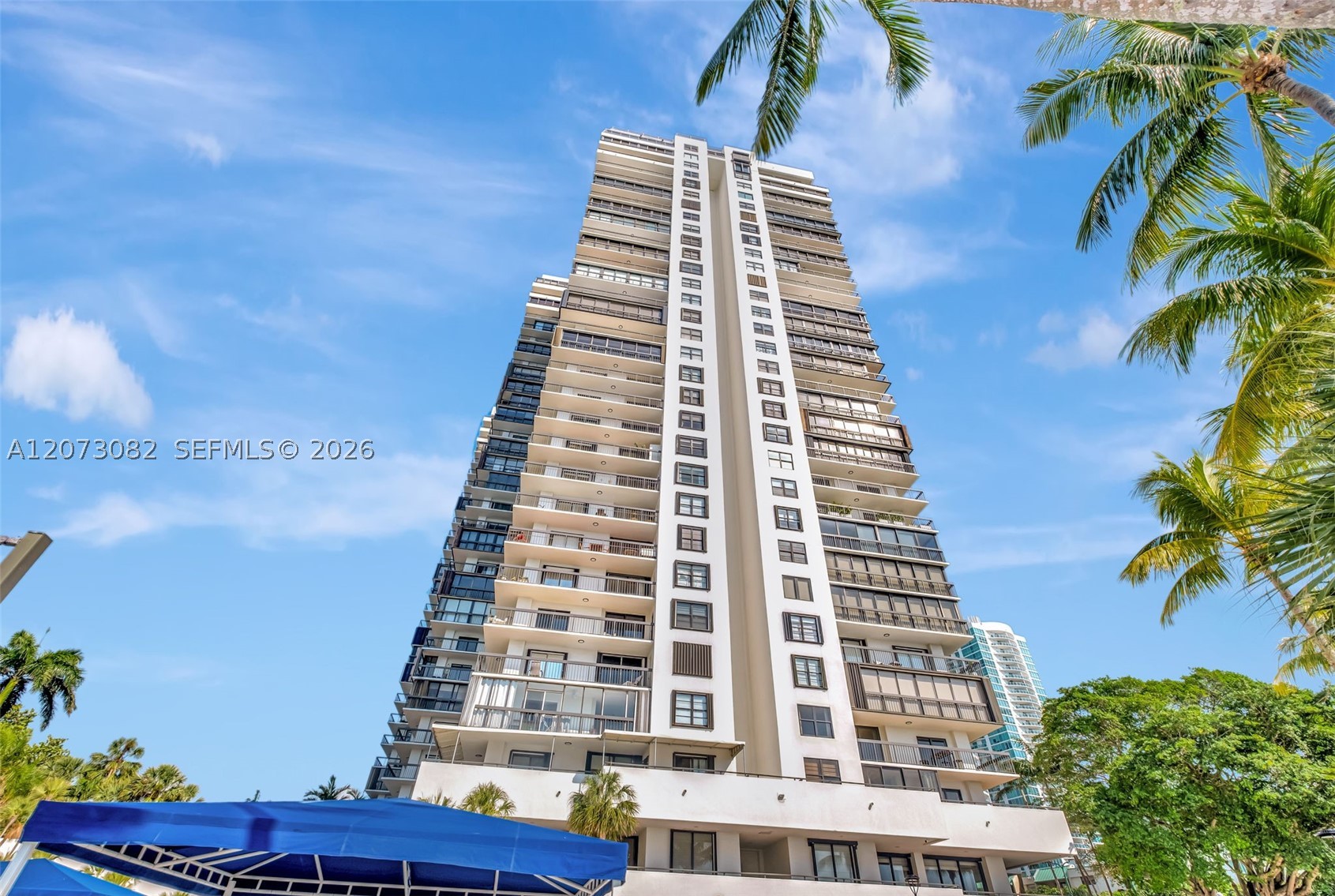 2333 Brickell Ave 2814 Property Photo 1