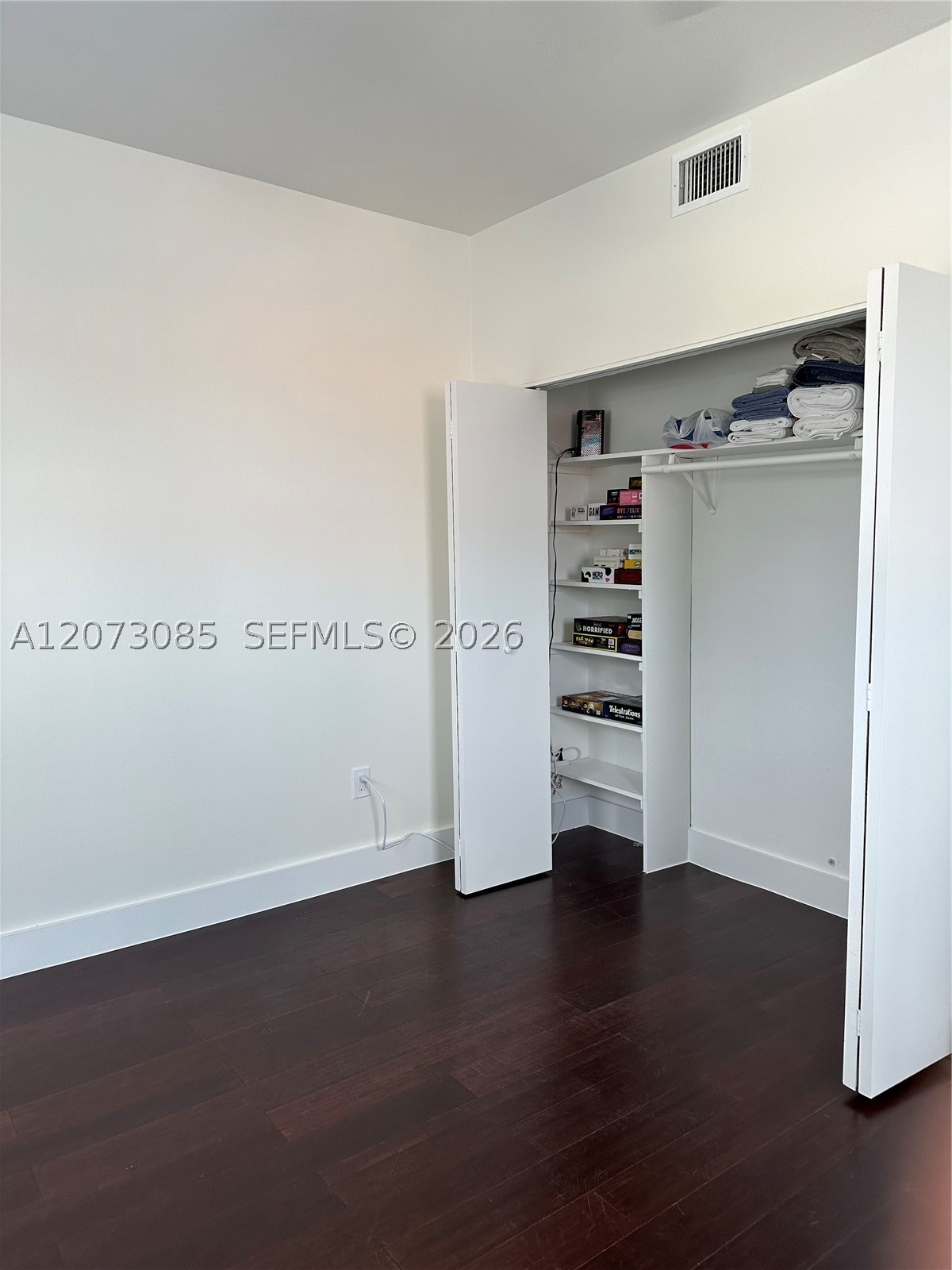 737 Jefferson Ave 303 Property Photo 3