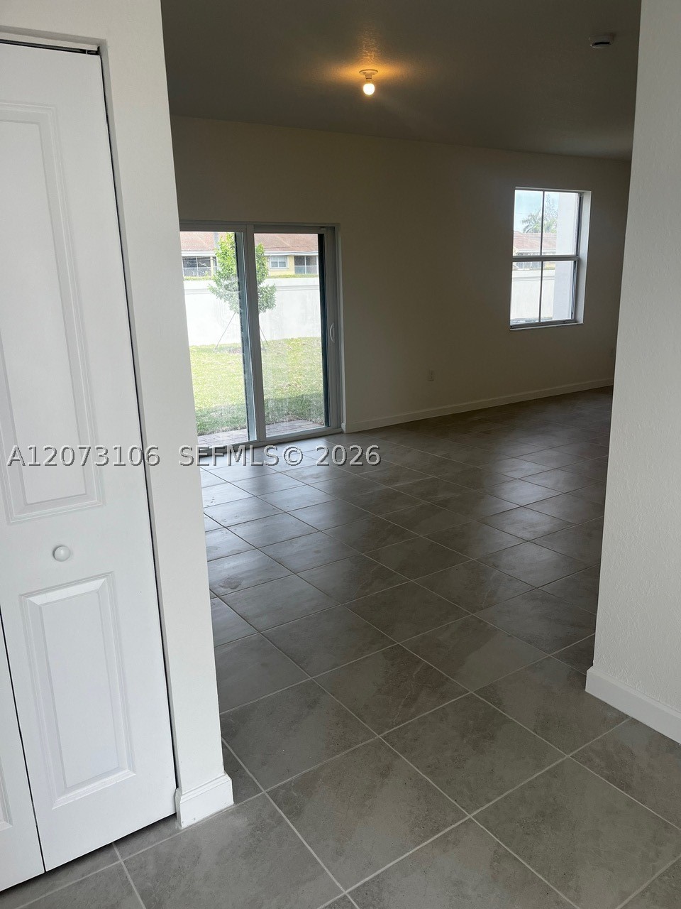 2625 Se 24th Ct Property Photo 4