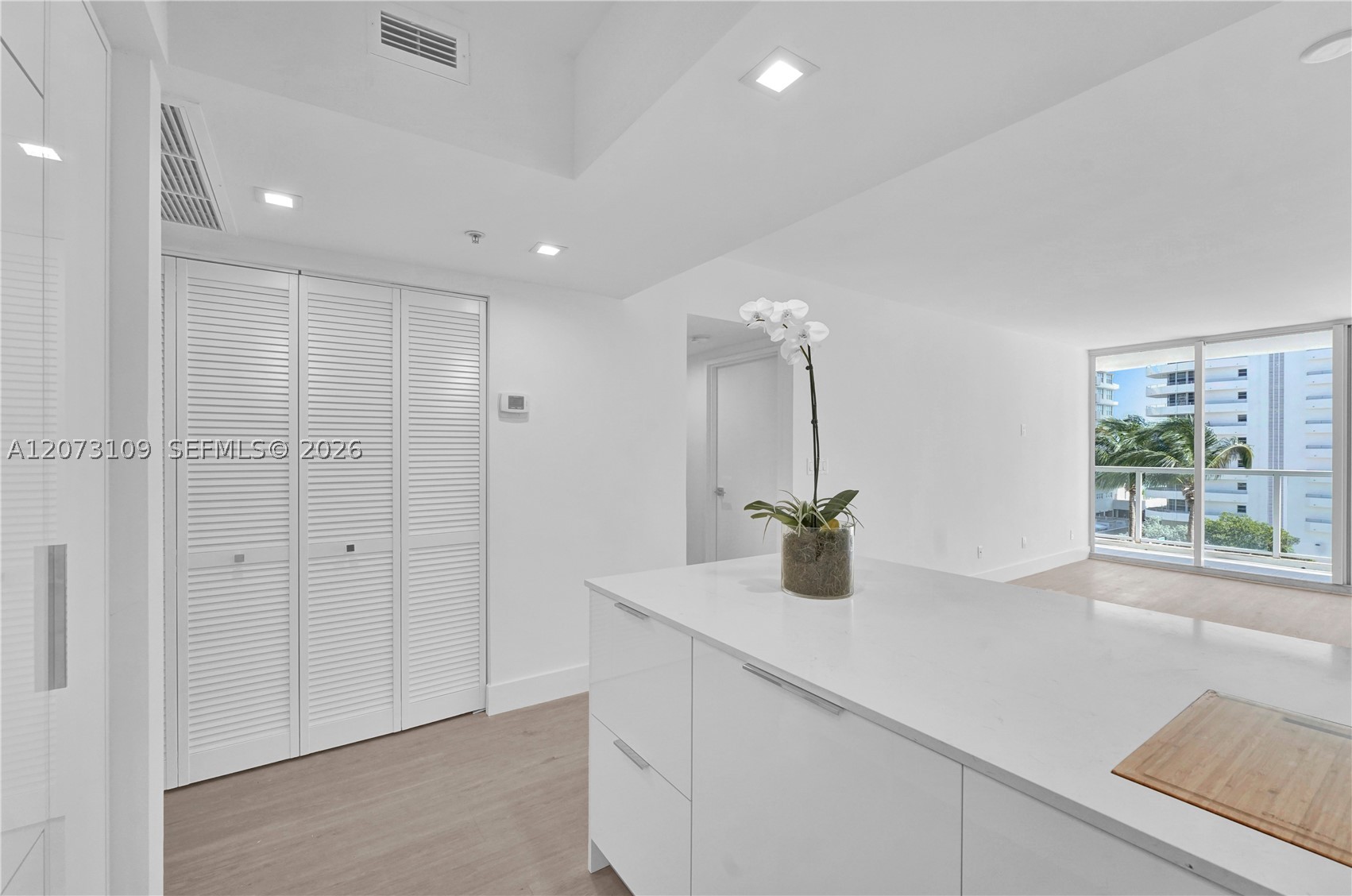 5600 Collins Ave 6a Property Photo 8