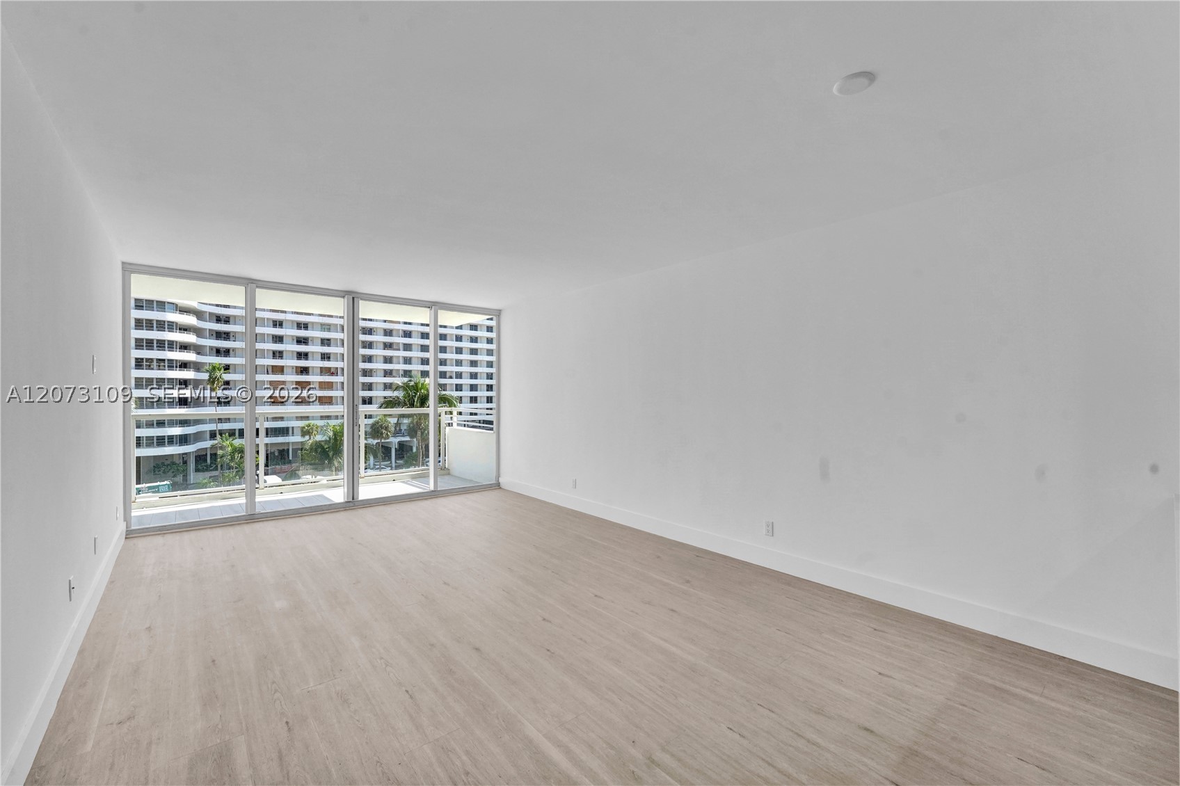 5600 Collins Ave 6a Property Photo 10