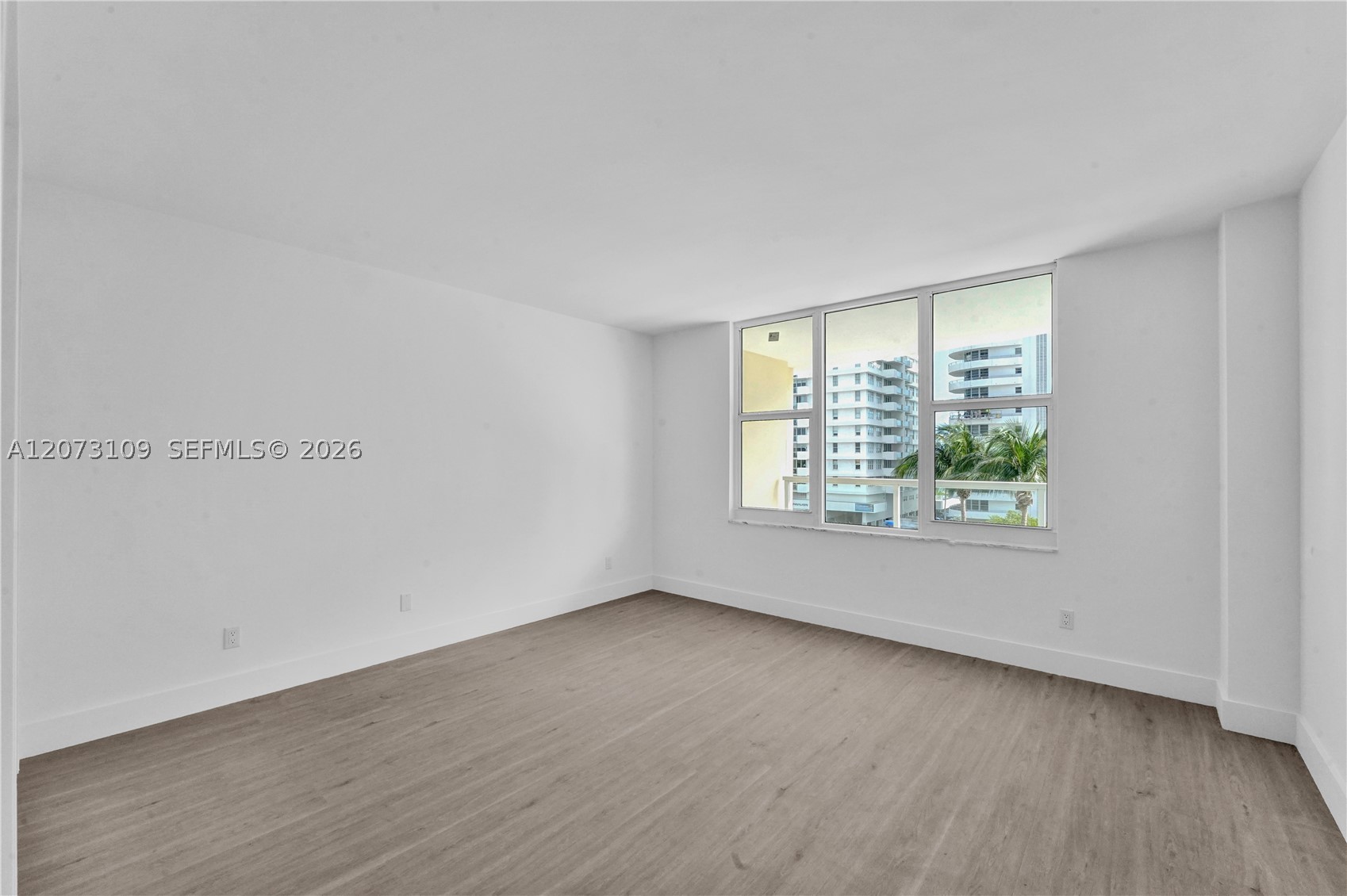 5600 Collins Ave 6a Property Photo 12