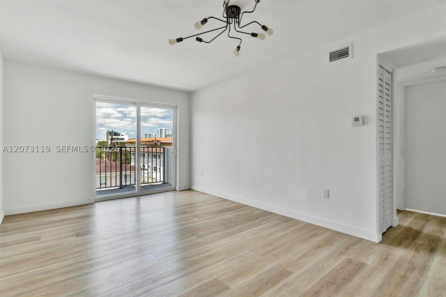 620 Sw 10th St 305 Property Photo 4