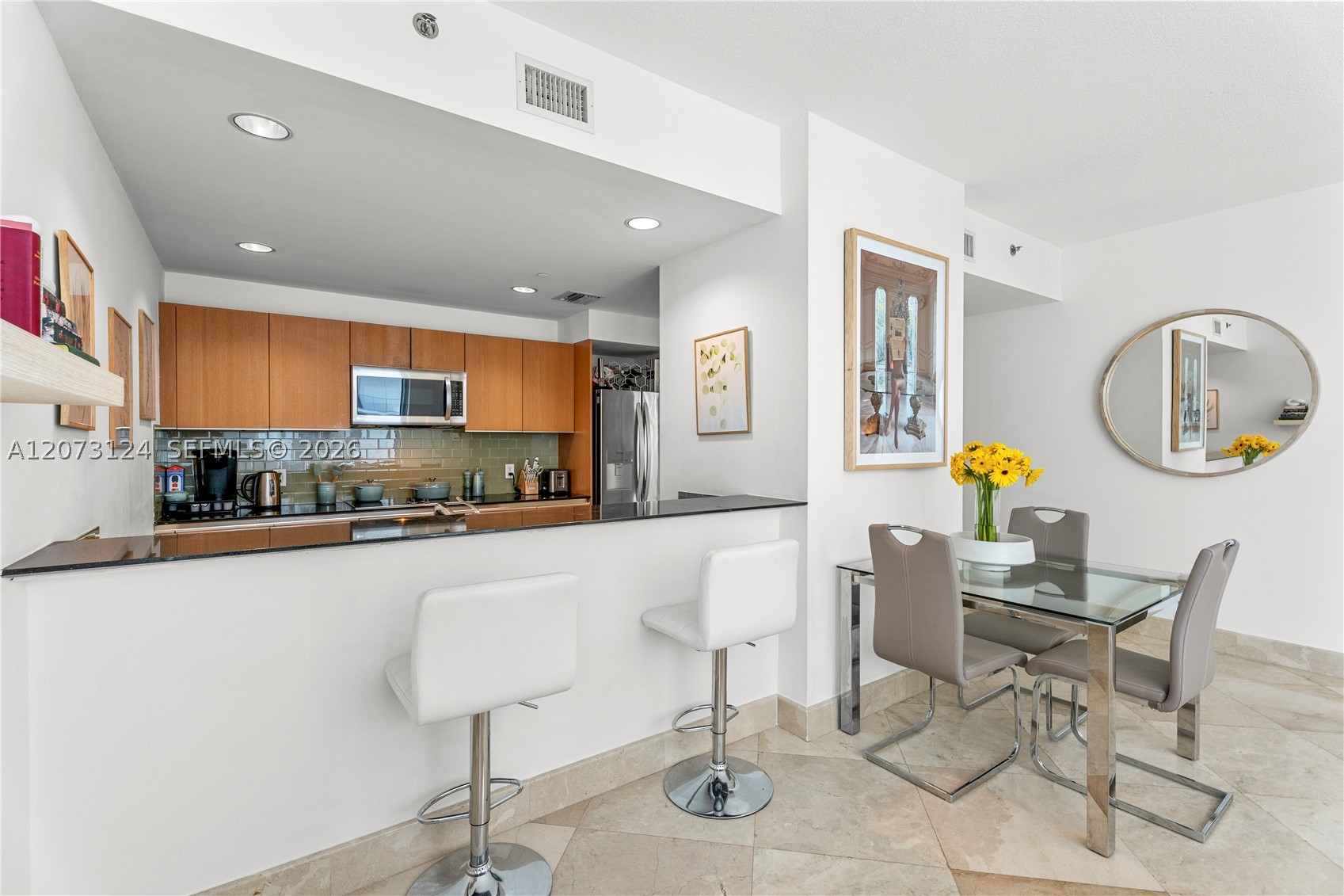 1060 Brickell Ave 2117 Property Photo 4