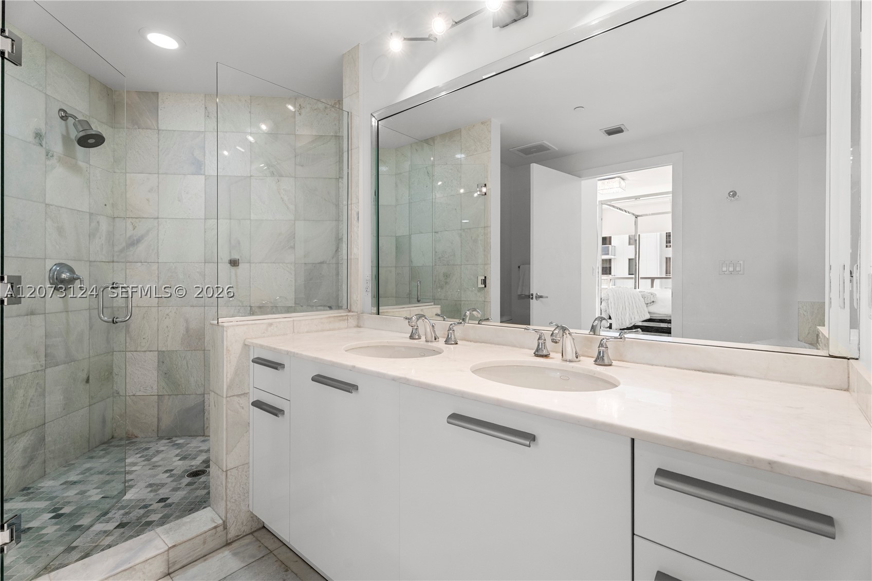 1060 Brickell Ave 2117 Property Photo 10