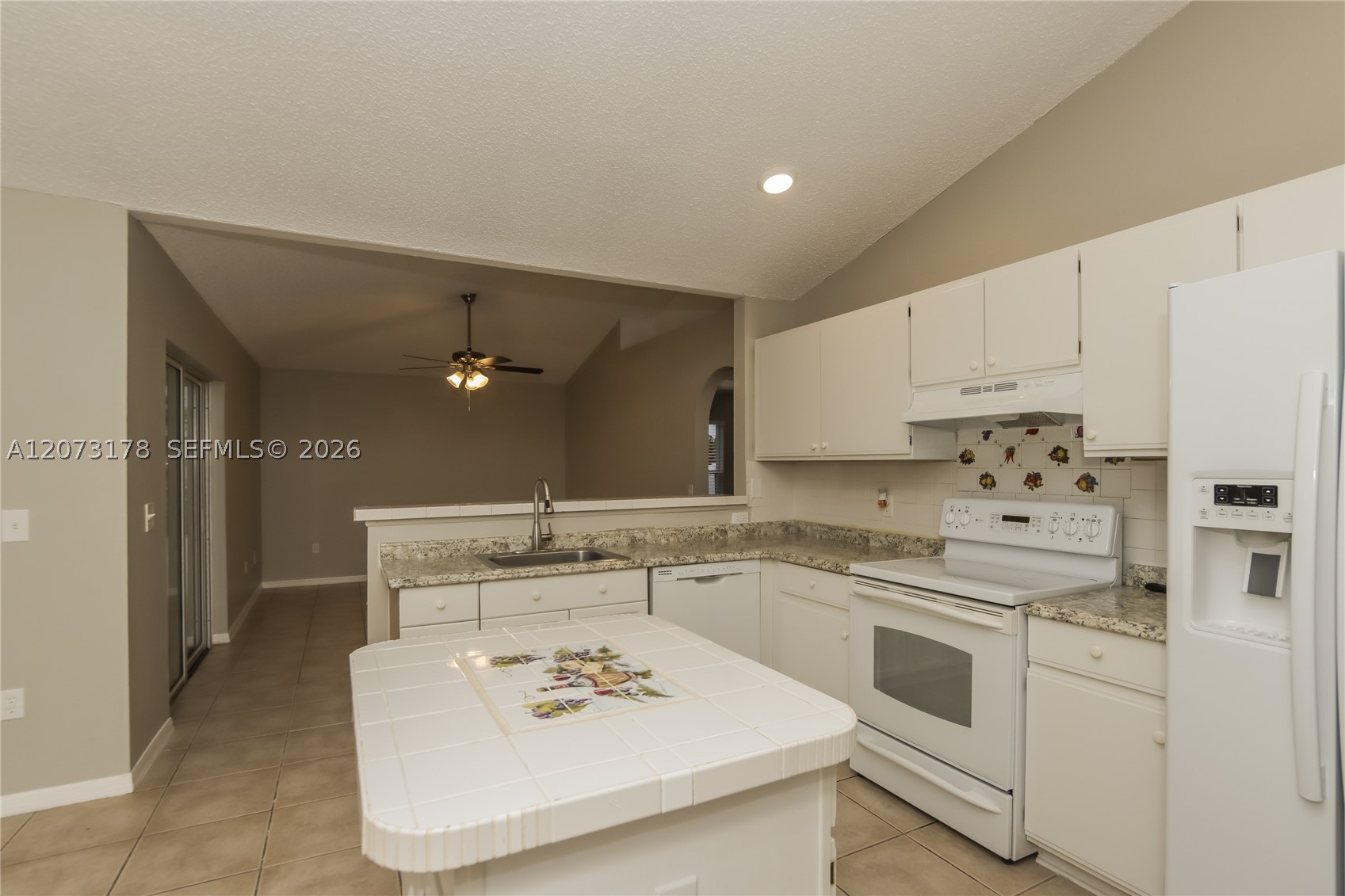 371 Sw Feldman Ave Property Photo 5