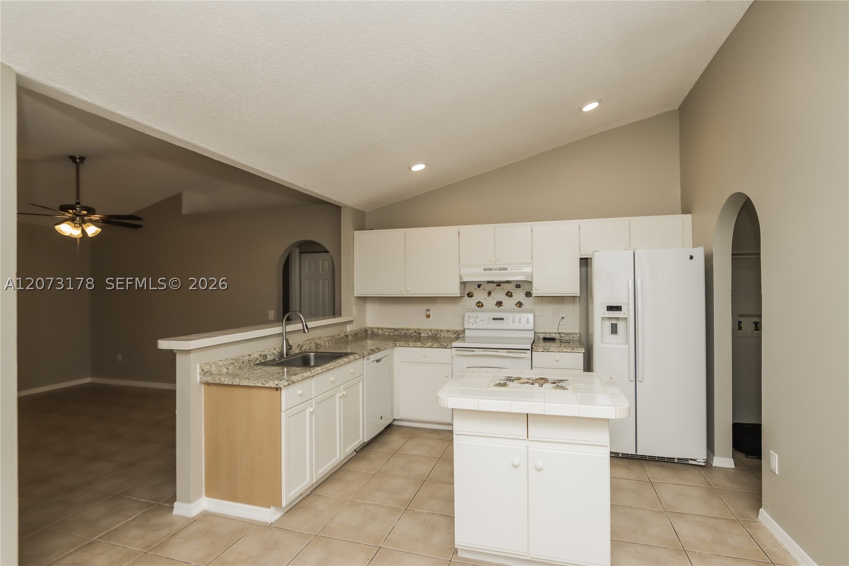 371 Sw Feldman Ave Property Photo 6