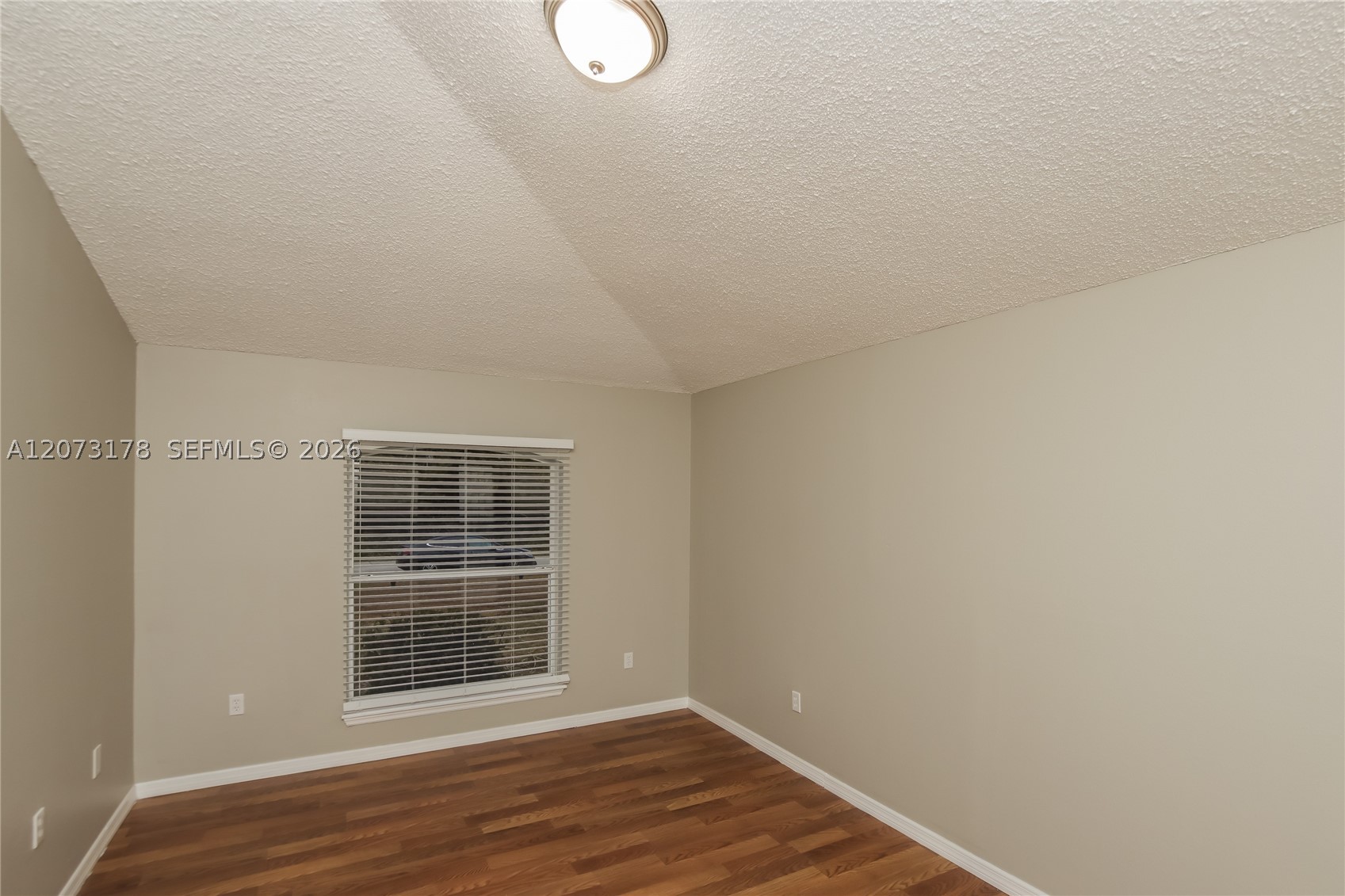 371 Sw Feldman Ave Property Photo 8