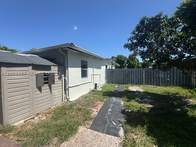 12610 Nw 23rd Ave Property Photo 12
