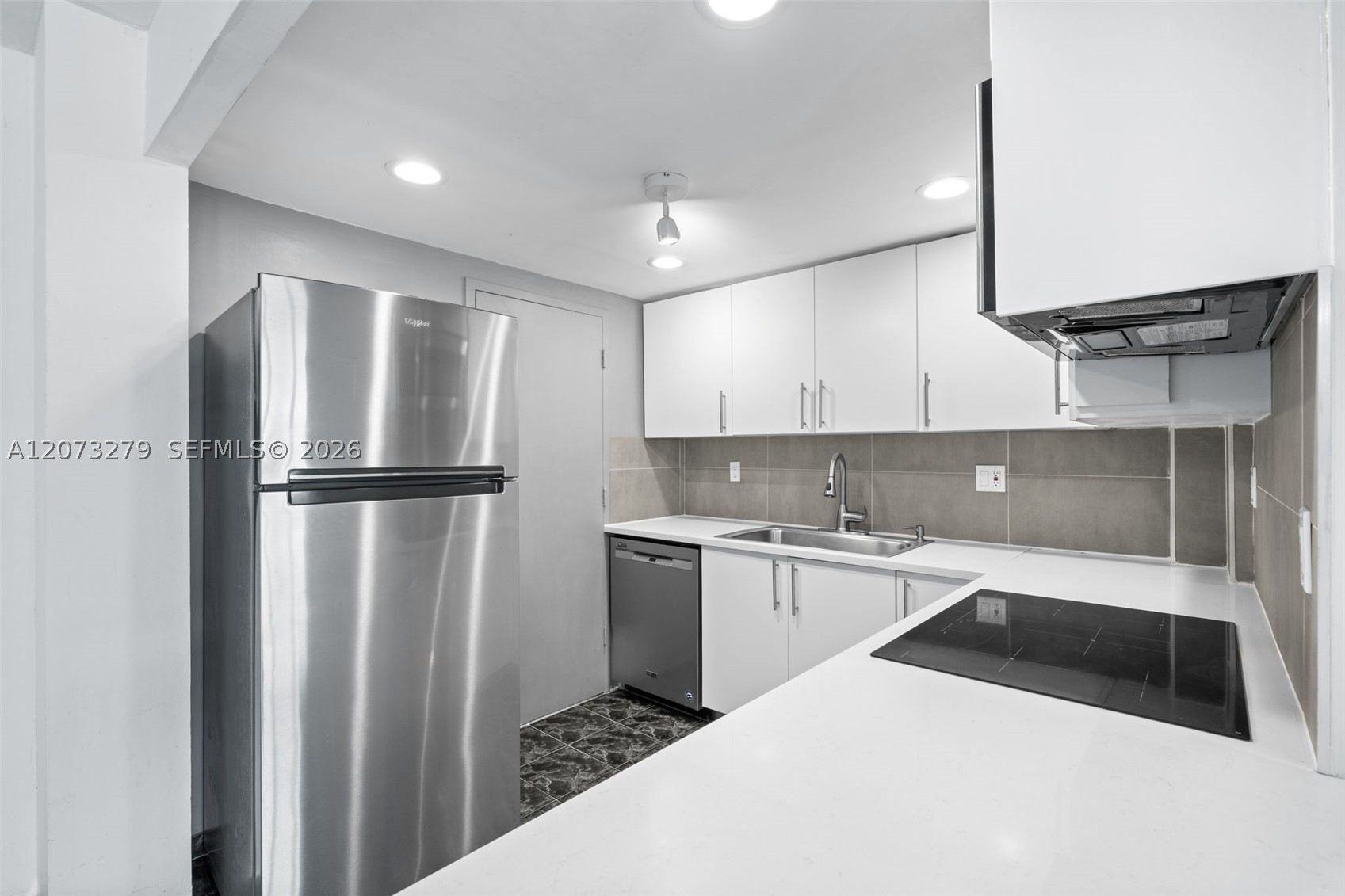 1913 S Ocean Dr 208a Property Photo 4