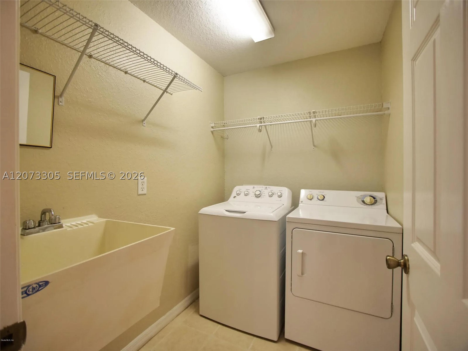 A12073305 Property Photo 17