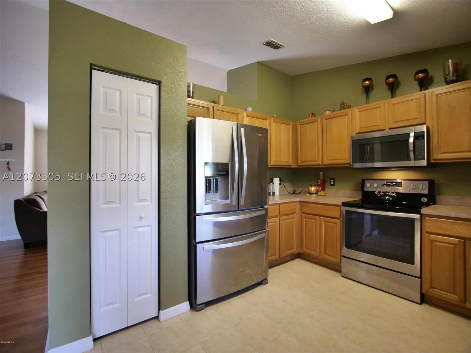 A12073305 Property Photo 19