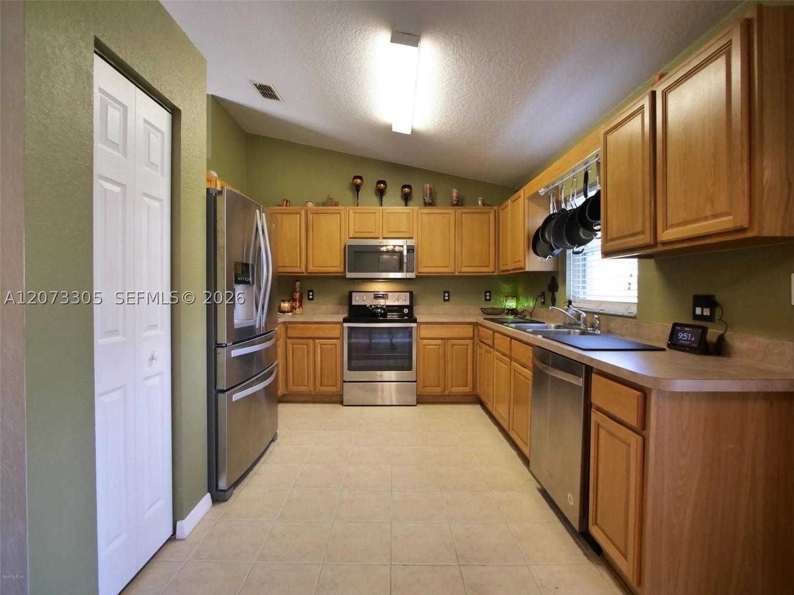 A12073305 Property Photo 20