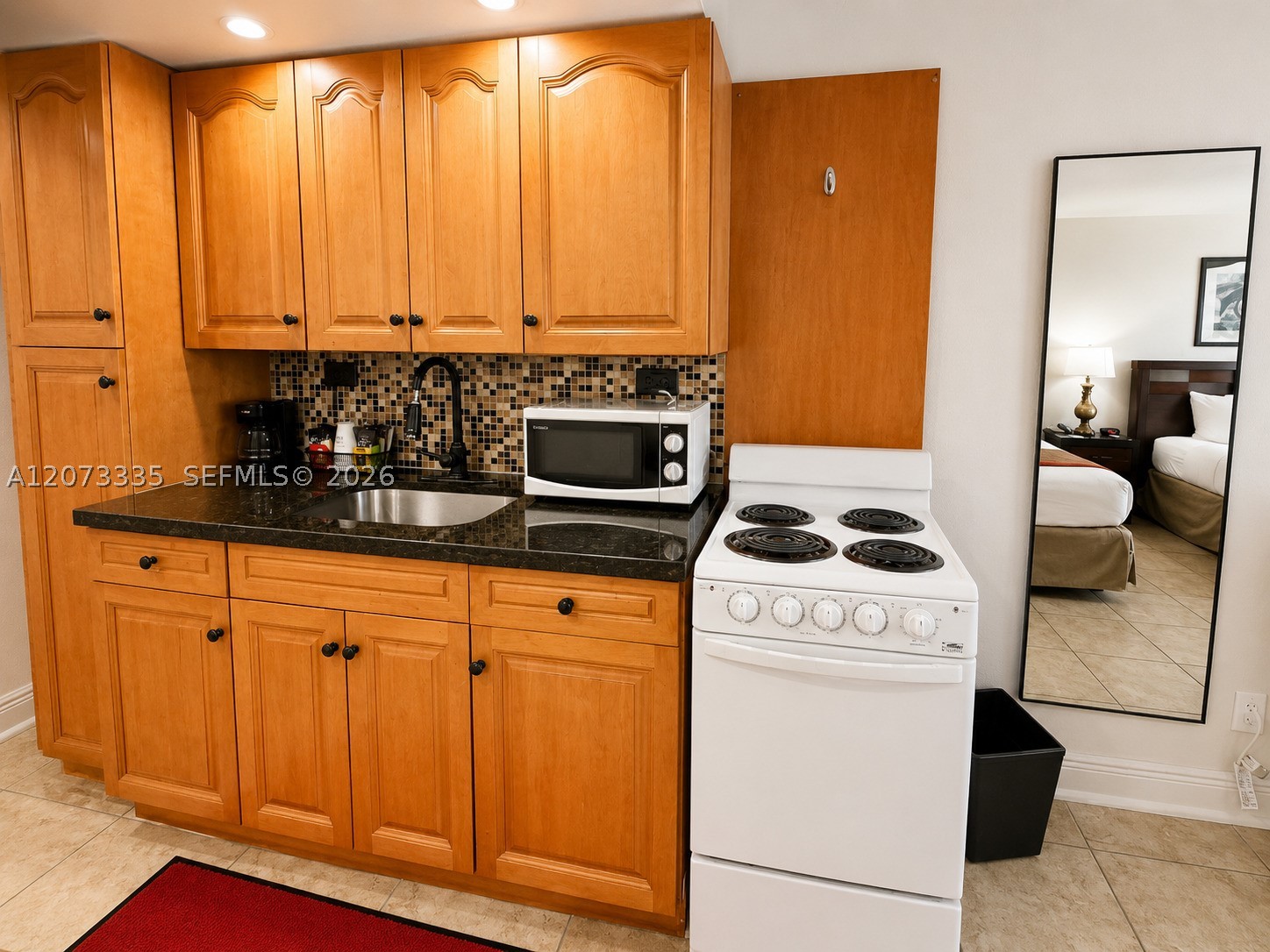 19201 Collins Ave 828 Property Photo 6