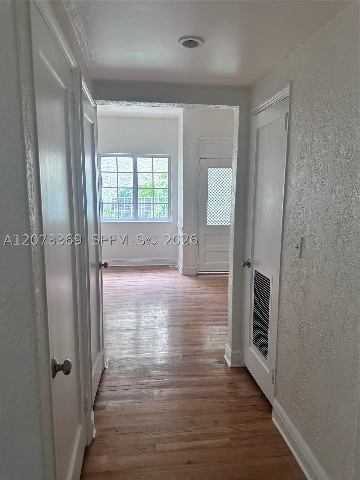 1560 Jefferson Ave 4 Property Photo 4